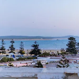 Giraffe Hostel-sea View Rooftop Hostel